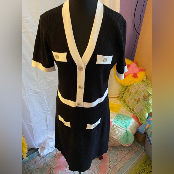 Karl Lagerfeld Black and White sweater dress - Picture 3 of 12